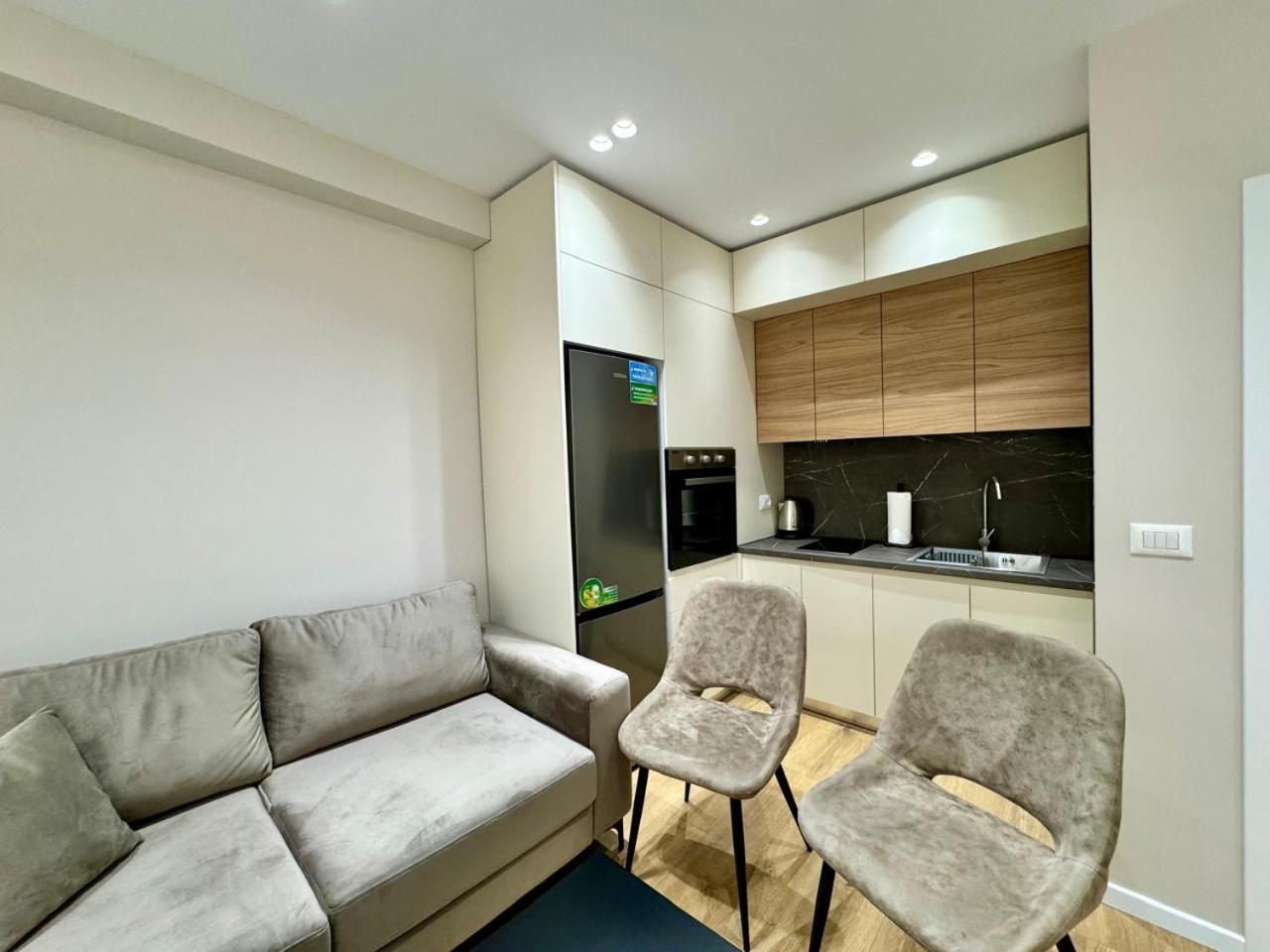 E&R Apartments At Myslym Shyri Tirana Exterior photo