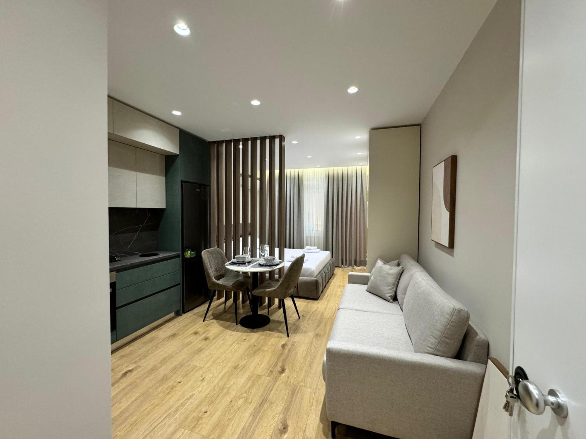 E&R Apartments At Myslym Shyri Tirana Exterior photo